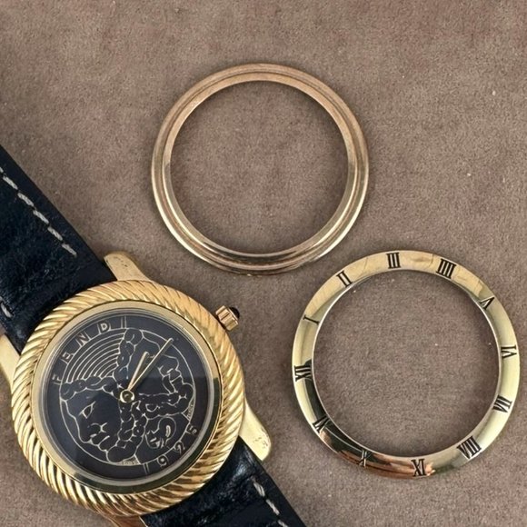 SOLD Fendi 1925 Roman Coin Watch Reverse marked FENDI 800G - Picture 10 of 11